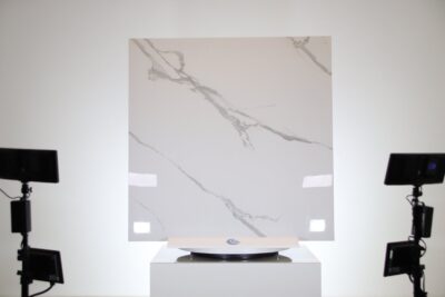 Miglior pavimento bianco in gres porcellanato lucido effetto marmo statuario calacatta 100 x 100 cm. - immagine 3