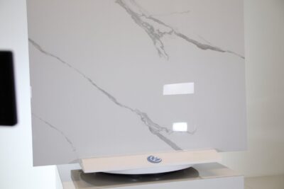 Miglior pavimento bianco in gres porcellanato lucido effetto marmo statuario calacatta 100 x 100 cm. - immagine 8