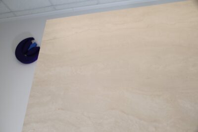 Pavimento da interno in gres porcellanato effetto marmo travertino 120 x 120 cm. - immagine 11