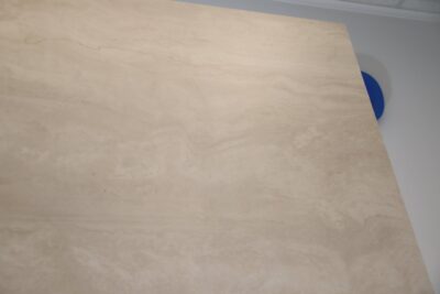 Pavimento da interno in gres porcellanato effetto marmo travertino 120 x 120 cm. - immagine 12