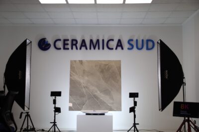 Pavimento da interno lussuoso effetto marmo carnico lucido EnergieKer in gres puro 120 x 120 cm. - immagine 3