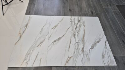 Pavimento effetto marmo calacatta bianco vena oro e argento gres porcellanato 120 x 60 cm. - immagine 17