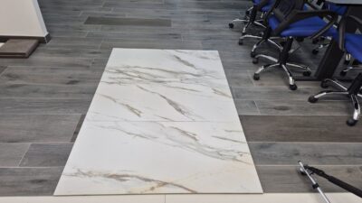 Pavimento effetto marmo calacatta bianco vena oro e argento gres porcellanato 120 x 60 cm. - immagine 19