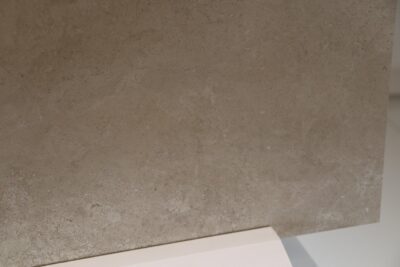 Pavimento gres porcellanato da interno effetto pietra beige rettificato 90 x 90 cm. - immagine 13