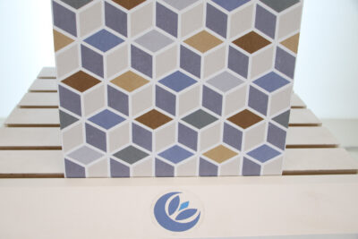 Rivestimento colorato figure geometriche tridimensionali per bagno 33 x 100 cm. - immagine 10