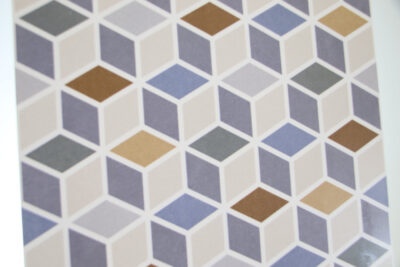 Rivestimento colorato figure geometriche tridimensionali per bagno 33 x 100 cm. - immagine 11