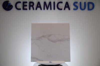 Pavimento effetto marmo senza fuga gres porcellanato opaco rettificato calacatta statuario 90 cm. - immagine 14